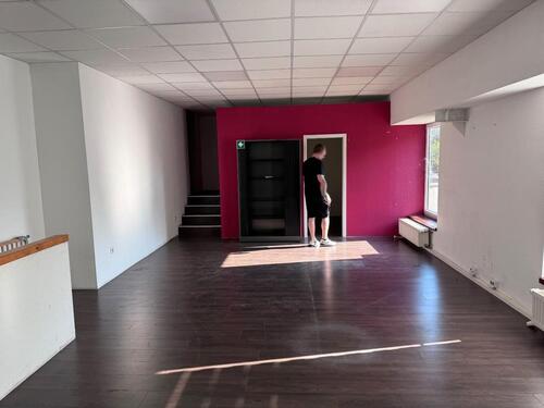 Foto - Lagerhalle (73 m²) Büro (54 m²) – Rolltor, Starkstrom, Glasfaser