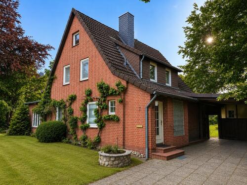 Foto - Großzügiges Einfamilienhaus mit tollem Grundstück & Lage