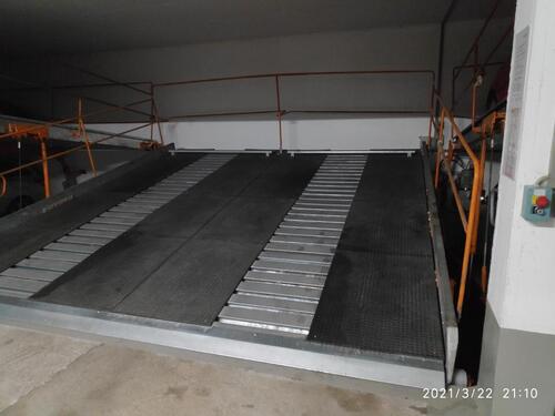 Foto - Stellplatz Garage Tiefgarage Auto parken Parkplatz