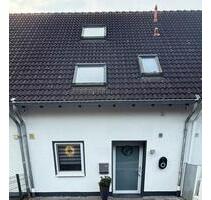 modernes Reihenhaus mit Fußbodenheizung und Terrassenüberdachung - Lüdenscheid Staberg