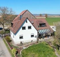 Kernsaniertes Einfamilienhaus mit Traumgarten & großer Garage - Uffenheim