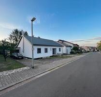 1-Familienhaus (Bungalow) mit Anbau & Garage in Hirzweiler - Illingen