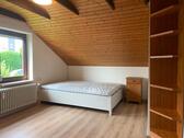 Foto - 1 Zimmer DG mit Abstellkammer, möbliert