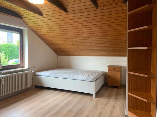 Foto - 1 Zimmer DG mit Abstellkammer, möbliert