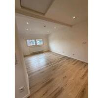 Neu Renoviert 2 Zimmer Wohnung ca. 50 qm in der Nähe Piasten - Forchheim