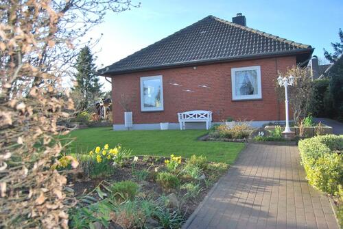 Foto - Winkelbungalow mit Garage - 1.200,00 EUR Kaltmiete,