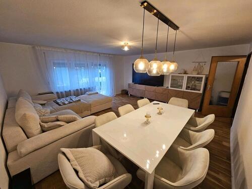 Foto - Große 5 Zimmer Wohnung in Gernsheim Allmendfeld