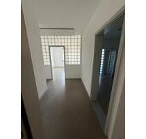 3.5-Zimmer-Wohnung ca. 90qm im 1. OG zu vermieten, zentral, ruhig mit kleiner Terrasse - Stockach