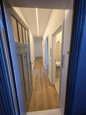 Foto - Frisch sanierte Altbauwohnung mit EBK & Walk-In-Dusche 