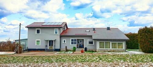 Foto - Exklusives EFH in Alleinlage, Pool, gr. Garten, Wintergarten