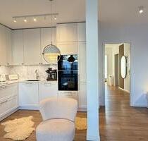 Luxuriöse Neubauwohnung | Miele-Küche, Balkon, Kita & Tiefgarage - Berlin Tempelhof-Schöneberg