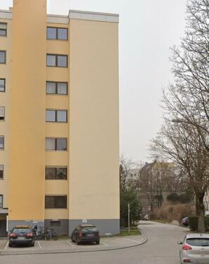 Foto - Oberirdischer Stellplatz Näher Bahnhof