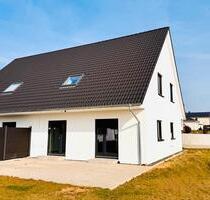 Doppelhaushälfte 122 m², Sonne Küche Garage Garten - Hohenroth