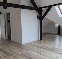 Helle schicke DG-Wohnung in ruhiger Lage nahe Einkaufszentrum - Bautzen