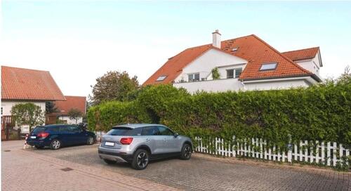 Foto - Charmante 4-Zimmer Wohnung mit Südloggia und 2 Stellplätzen