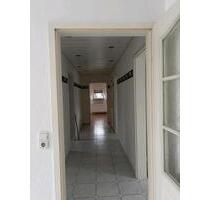 3 Zimmer DG Wohnung - 650,00&nbsp;EUR Kaltmiete, ca.&nbsp; 75,00&nbsp;m&sup2; in Großostheim (PLZ: 63762)