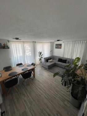 Foto - Großzügige 136 m² Wohnung mit zwei separaten Eingängen