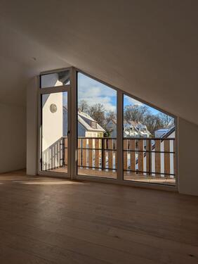 Foto - TOP 5-ZIMMER WOHNUNG FREISING - ZENTRAL - NEU SANIERT