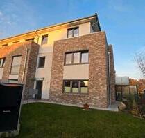 Neubau Zentral im Grünen,3-Zi. Barrierefrei, Carport, Fahrstuhl - Osterholz-Scharmbeck
