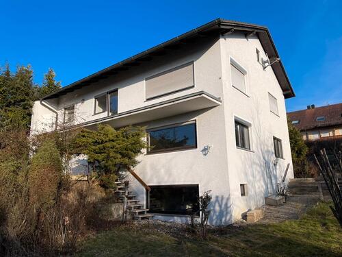 Foto - Haus in Cham - 1.200,00&nbsp;EUR Kaltmiete, ca.&nbsp; 220,00&nbsp;m&sup2;
