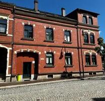 renovierte 51m² 2-Zimmer-DG Wohnung mit EBK in Schöneck Vogtl. - Schöneck/Vogtland