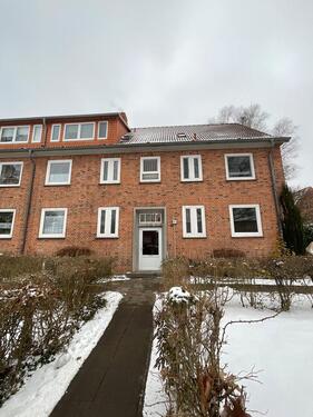 Foto - 2 Zimmer-Wohnung mit Tageslichtbad mit Dusche und geräumiger Küche