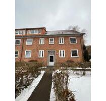 2 Zimmer-Wohnung mit Tageslichtbad mit Dusche und geräumiger Küche - Schwarzenbek