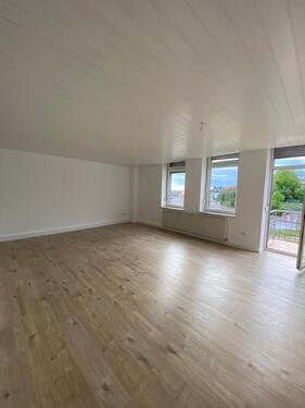 Foto - 3-Zimmerwohnung zum vermieten - 800,00&nbsp;EUR Kaltmiete, ca.&nbsp; 110,00&nbsp;m&sup2;