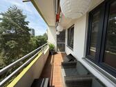 Foto - Großzügige 4-Zimmer Wohnung mit Balkon und Garagenstellplatz in Nbg-Langwasser