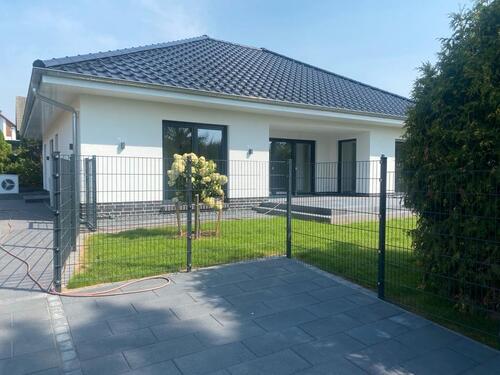 Foto - Einfamilienhaus Bungalow - 1.450,00&nbsp;EUR Kaltmiete, ca.&nbsp; 142,00&nbsp;m&sup2;