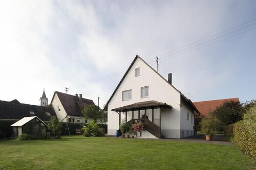 Foto - Attraktive, gemütliche 3-Zimmer-Wohnung in ruhiger Lage mit Terrasse und Garten