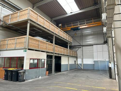 Foto - “Gewerbehalle 286m² mit - Büro - Lagerbühne - Kran”