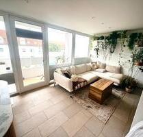 1-Zimmer Teilmöbliert 37 qm mit Balkon, TG-Stellplatz und Keller - Augsburg Oberhausen