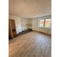 Schöne, helle 2- Zimmer Wohnung, zentral gelegen - Burg