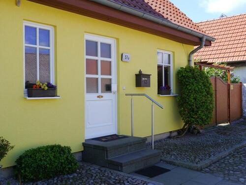 Foto - Feines Haus mit kleinem Garten und interessantem Nebengebäude
