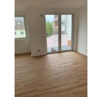 Moderne Wohnung mit Dach-Terrasse und zusätzlichem Balkon ab 1.7. - Rödermark