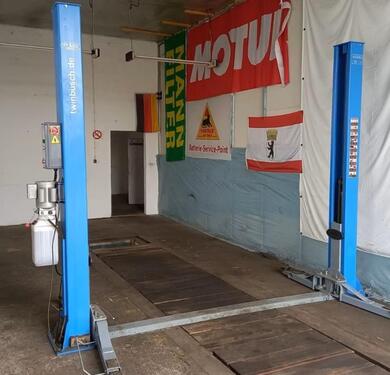 Foto - Garage Lager Werkstatt mit Hebebühne 4,20 m Hallenhöhe