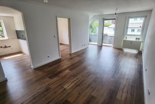 Foto - Provisionsfrei! Modernisierte 3-Zi.-DG-Wohnung mit Westbalkon & G