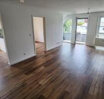 Provisionsfrei! Modernisierte 3-Zi.-DG-Wohnung mit Westbalkon & G - Burgthann