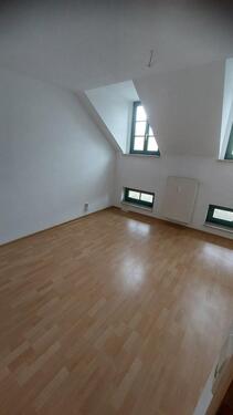 Foto - 3 Raum wohnung DG - 400,00 EUR Kaltmiete, ca.  68,00 m²