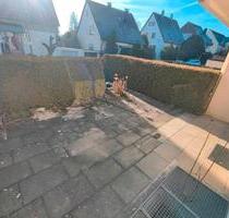 DHH mit Garage, 3 Stellplätze, Terrasse & Balkon - Leonberg