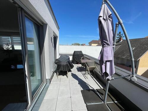 Foto - Mainz Weisenau: Modernes Penthouse, 2 Zimmer, Dachterrasse, Gäste-WC, EBK, Stellplatz inkl.