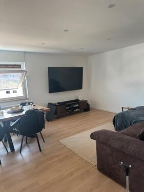 Foto - Kernsanierte 4-Zimmer-Wohnung mit Balkon, Garage & Stellplatz