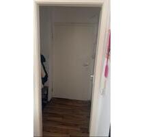 2Zimmer Wohnung DG mit EBK ab 1.02 - Hof Christiansreuth