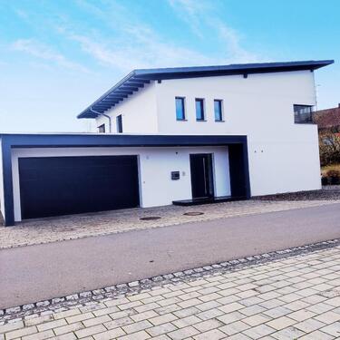 Foto - Modernes Einfamilienhaus mit Erdwärmepumpe & Photovoltaik .