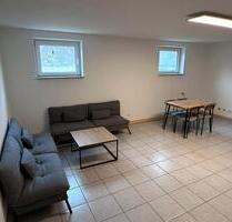 Möblierte 2,5 Zimmer Souterrain Wohnung - Friedrichshafen Allmannsweiler