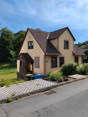 Foto - Verkauft wird ein freistehendes Einfamilienhaus