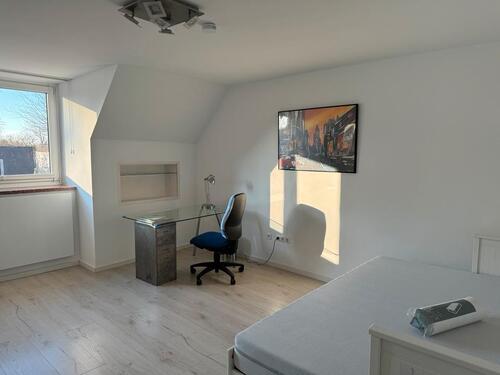 Foto - 1 Zimmerwohnung, Nähe Schlosskanal, 2-6Monate zu mieten