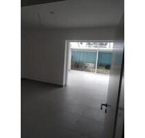 Zwei Zimmer Erdgeschoss, Wohnung. Erstbezug nach Kernsanierung. - Burgdorf