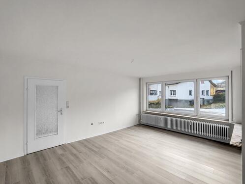 Foto - Erstbezug nach Sanierung – Großzügige Erdgeschosswohnung mit 6 Zimmern & Garage